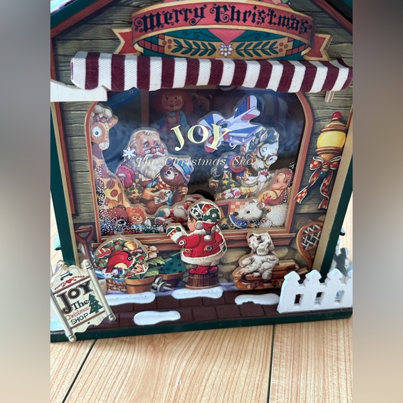 Vintage Christmas toy shop musical wooden house. Music works - see video. - Picture 11 of 13
